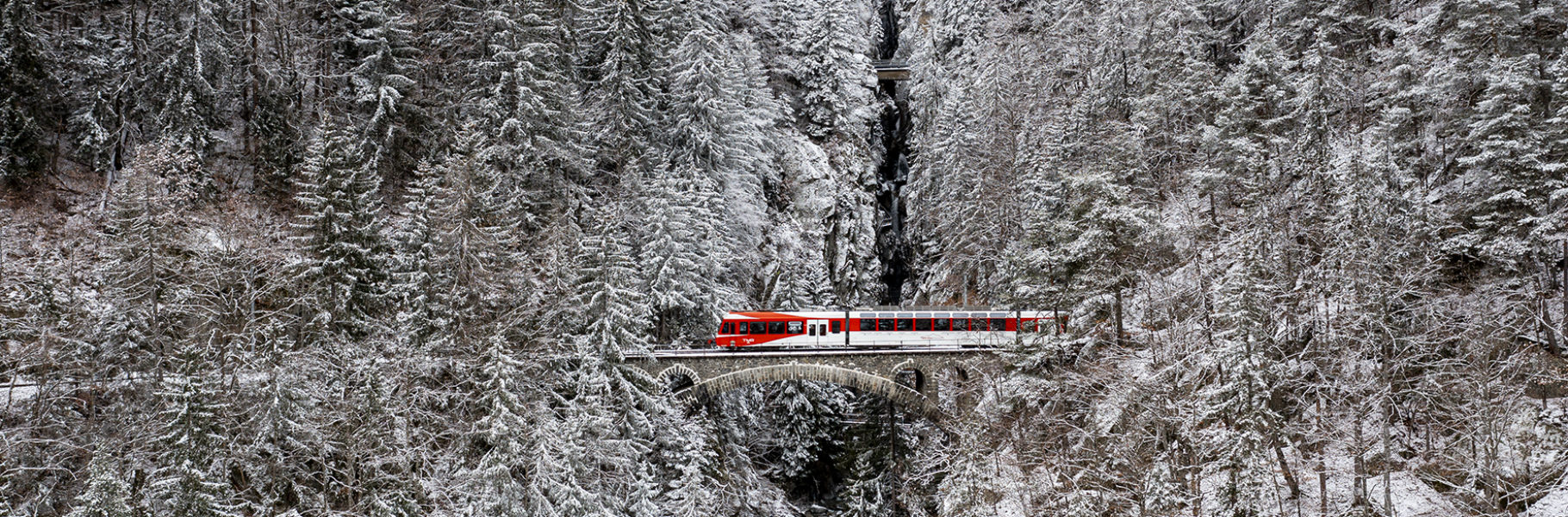 Drohnenaufnahme des Mont Blanc Express bei Finnhaut.